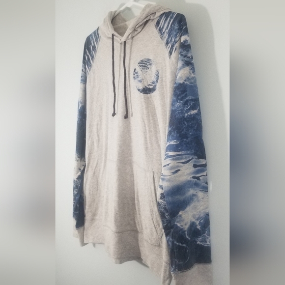 American Eagle Lightweight Hooded Long Sleeve Tee. Size Medium. Great Condition. - Picture 2 of 6